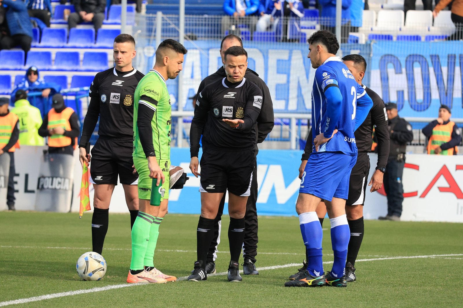 Godoy Cruz vuelve a cruzarse con Fabrizio Llobet: el historial del árbitro con el Tomba.