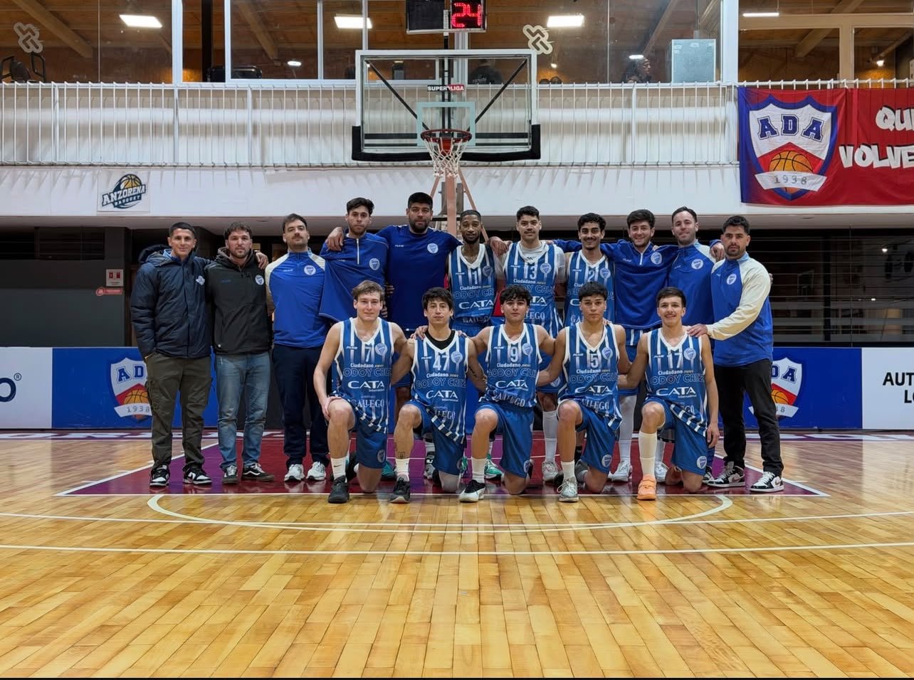 El campeón tropezó en un partidazo ante Anzorena