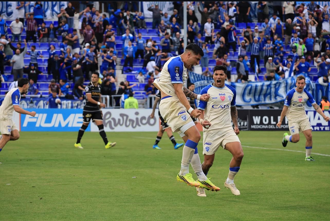 El Tomba desató una lluvia de goles y mantiene viva la ilusión